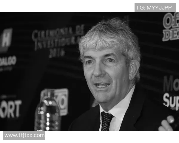 如何绘制足球明星罗西的生动形象与艺术风格解析